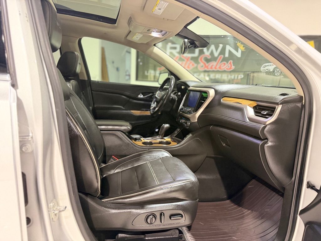 Photo 14 of this GMC ACADIA