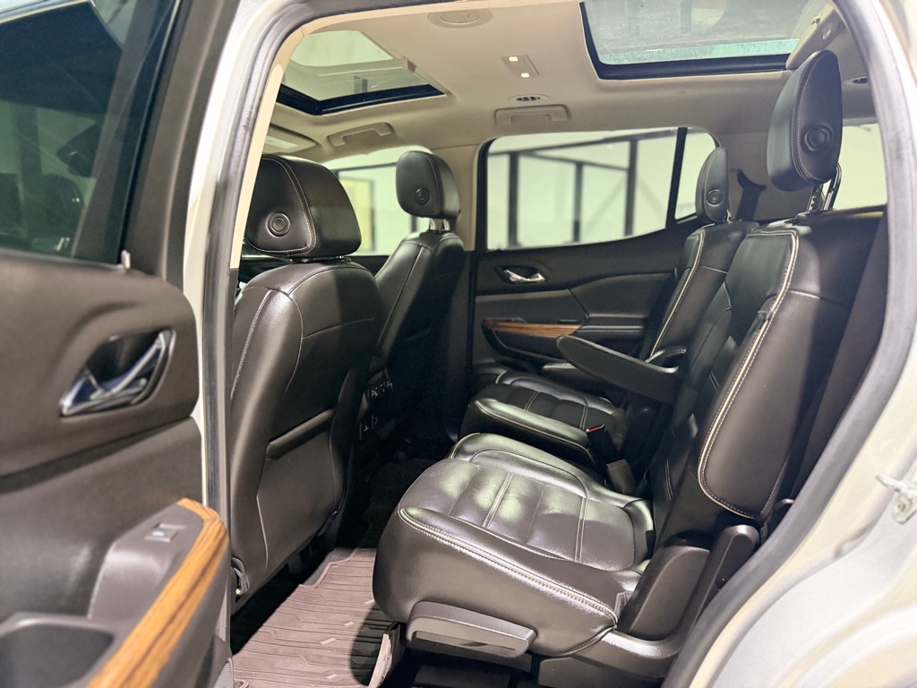 Photo 12 of this GMC ACADIA