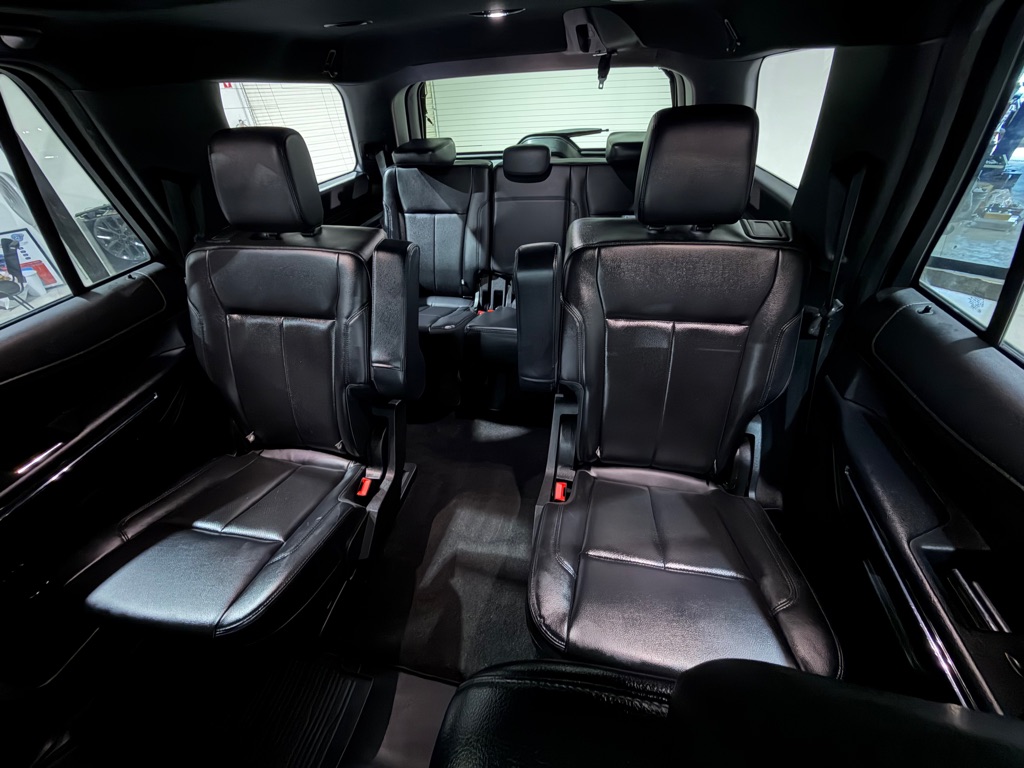 Photo 19 of this FORD EXPEDITION