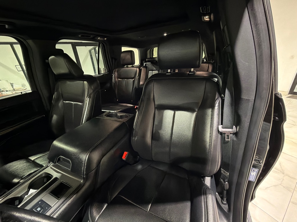 Photo 20 of this FORD EXPEDITION