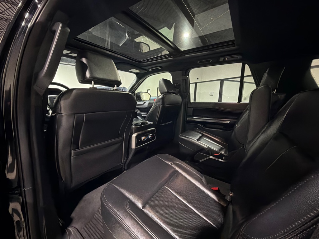 Photo 18 of this FORD EXPEDITION