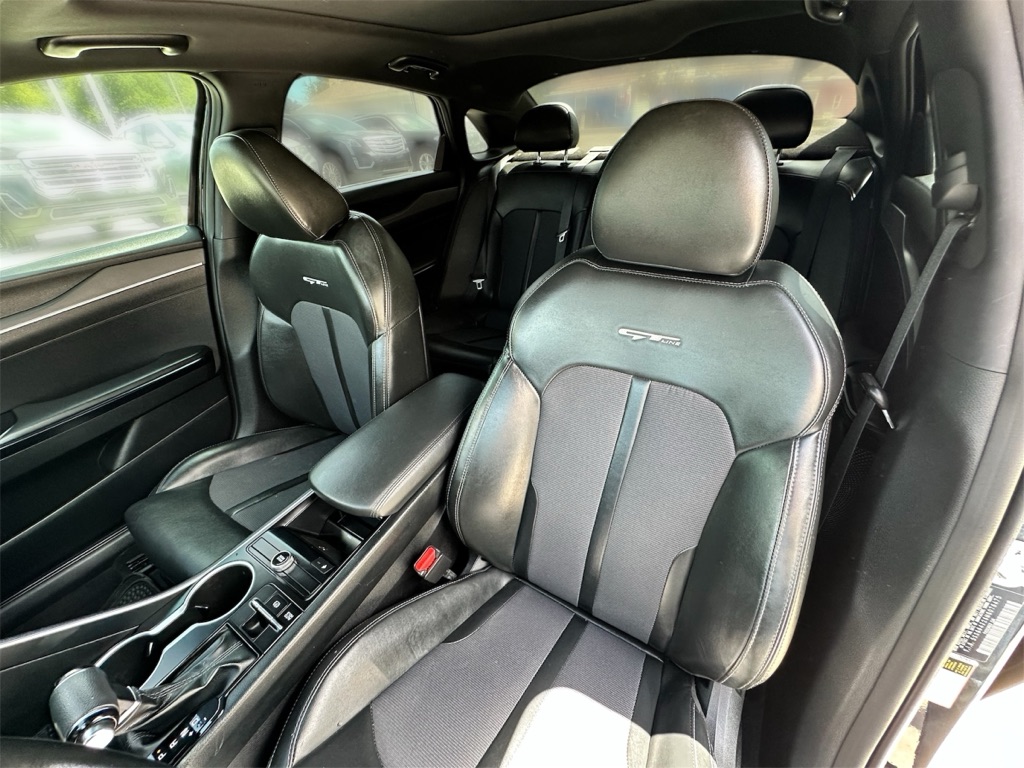 Photo 21 of this KIA K5