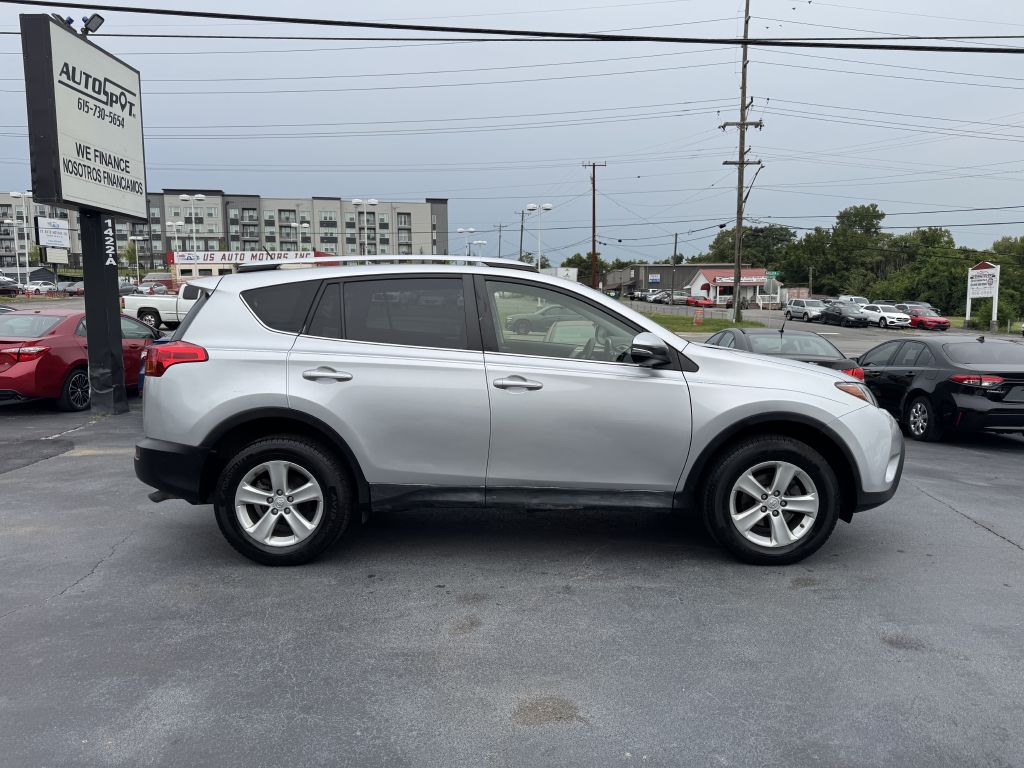 Photo 8 of this TOYOTA RAV4