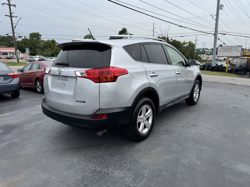 Photo 4 of this TOYOTA RAV4