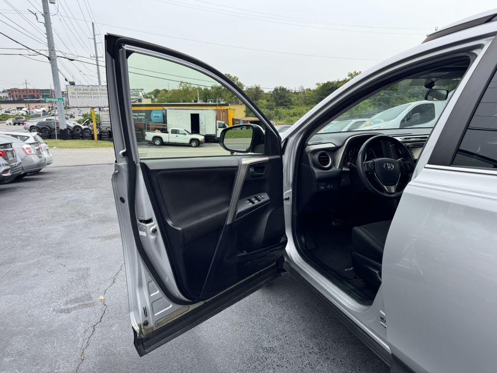 Photo 9 of this TOYOTA RAV4