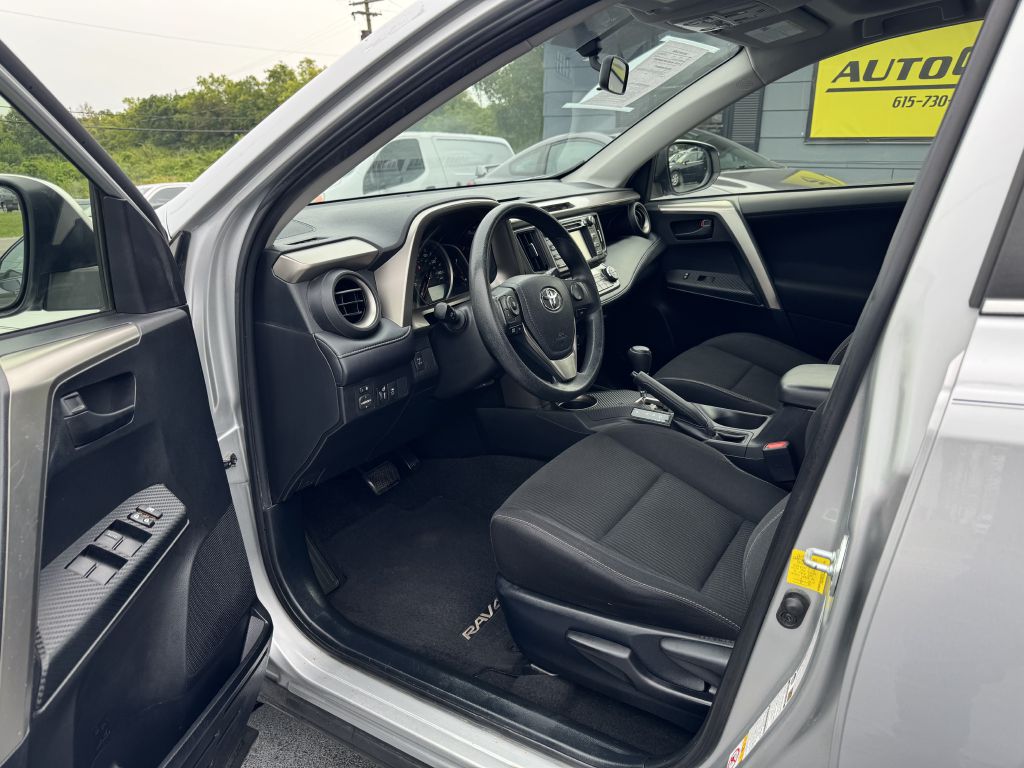 Photo 10 of this TOYOTA RAV4