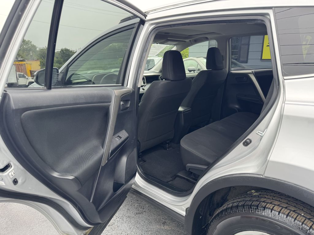 Photo 11 of this TOYOTA RAV4