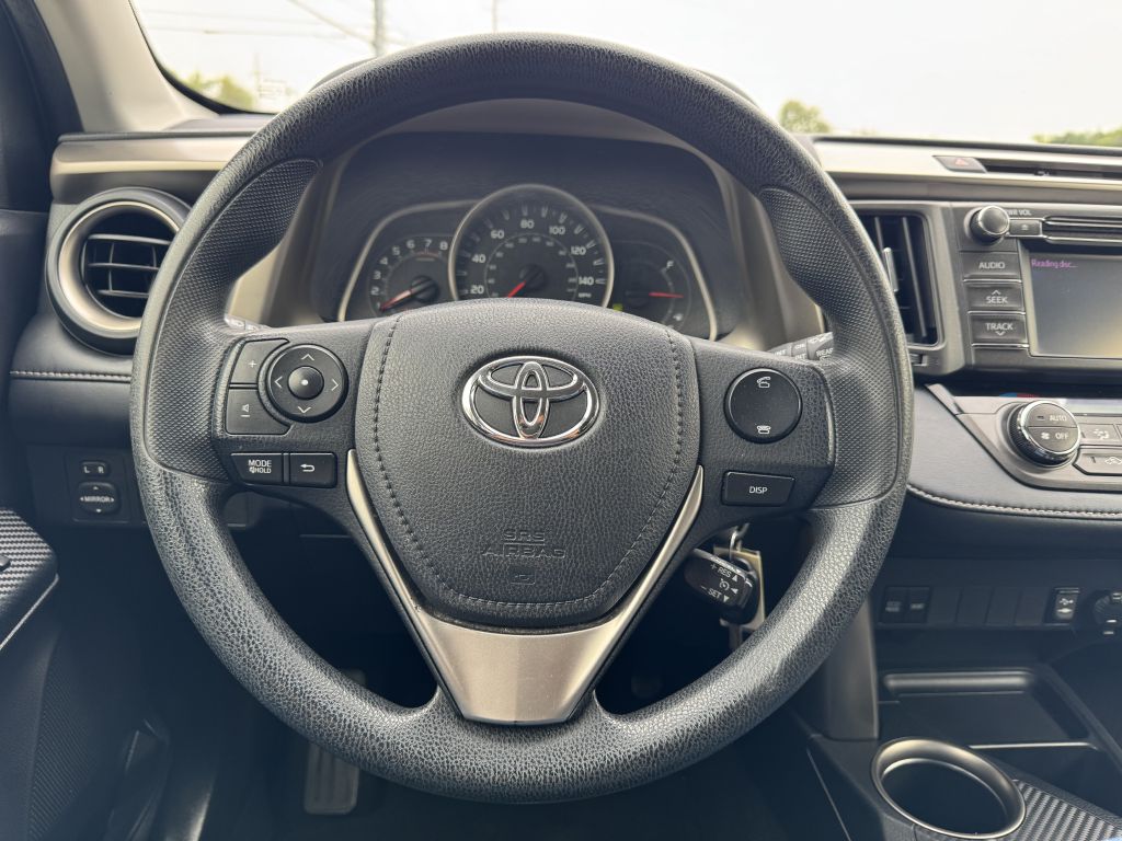 Photo 13 of this TOYOTA RAV4