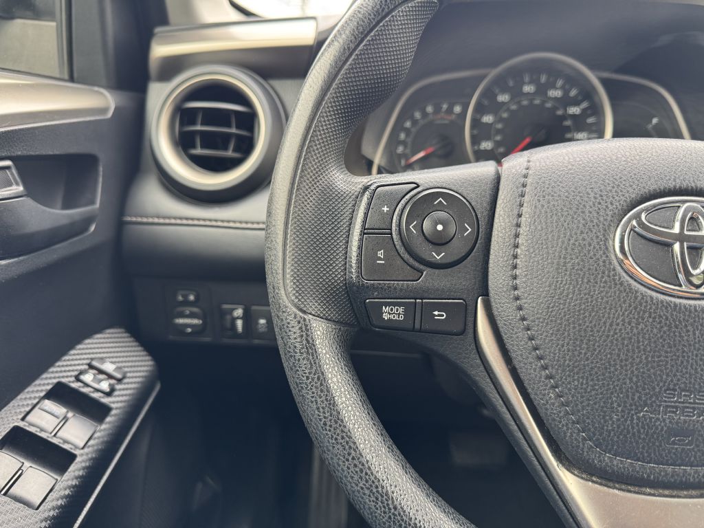 Photo 14 of this TOYOTA RAV4