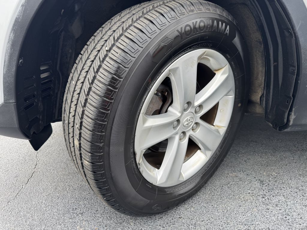 Photo 21 of this TOYOTA RAV4