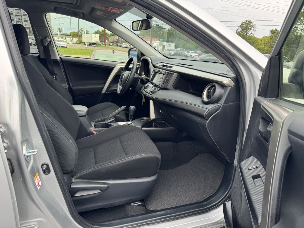Photo 23 of this TOYOTA RAV4