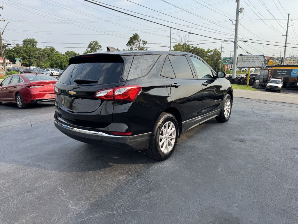 Photo 4 of this CHEVROLET EQUINOX