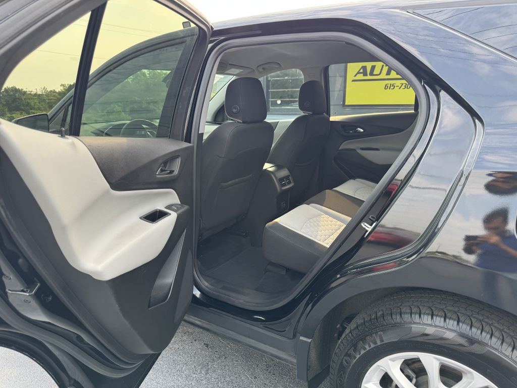 Photo 11 of this CHEVROLET EQUINOX