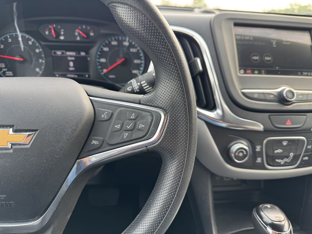 Photo 15 of this CHEVROLET EQUINOX