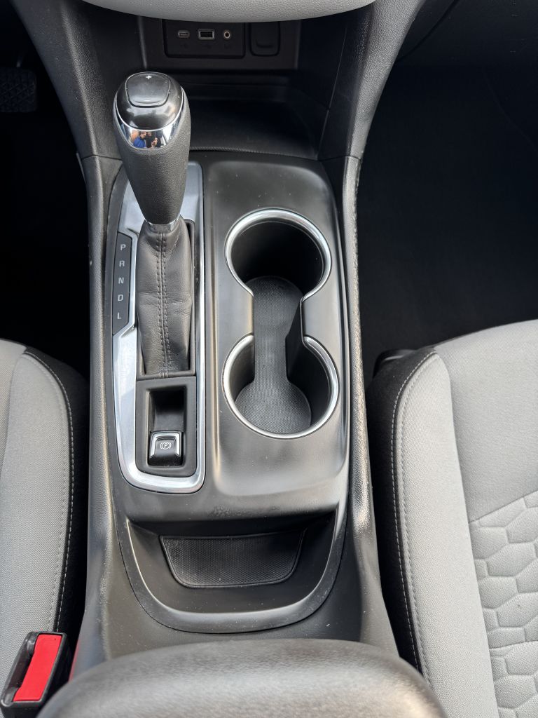 Photo 18 of this CHEVROLET EQUINOX