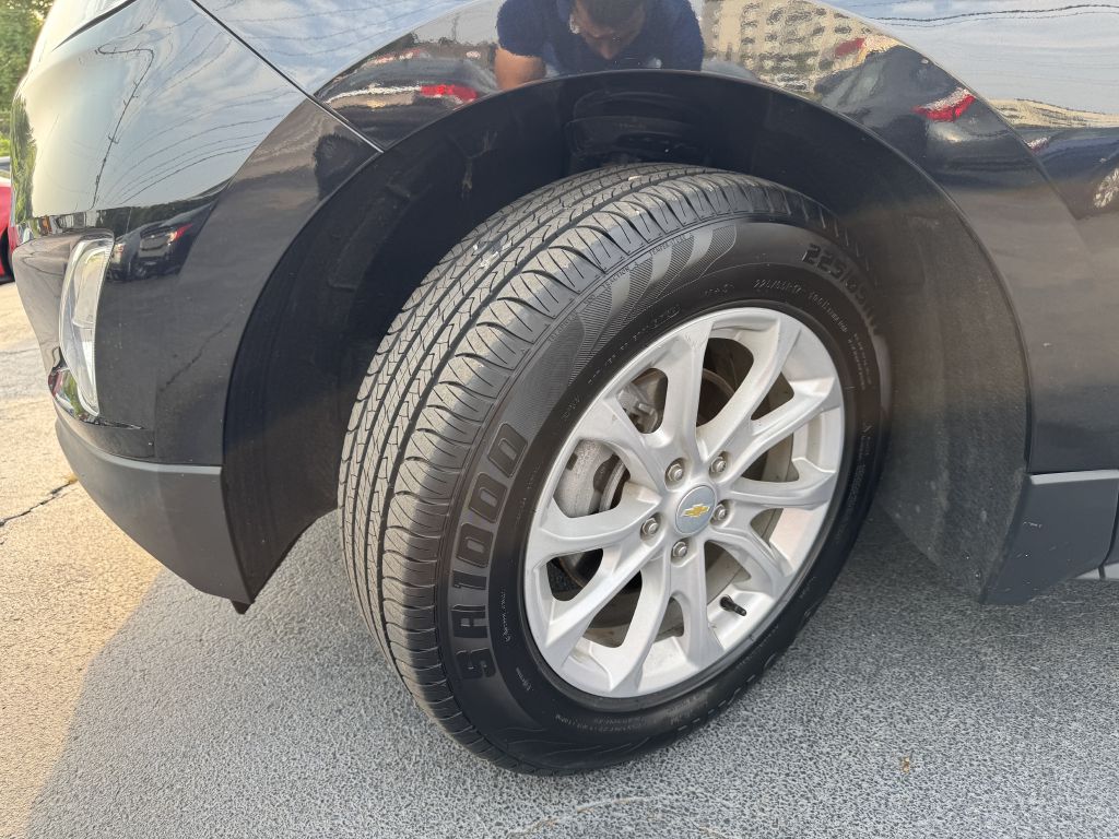 Photo 21 of this CHEVROLET EQUINOX