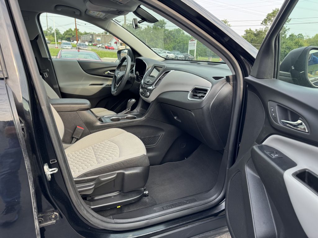 Photo 23 of this CHEVROLET EQUINOX