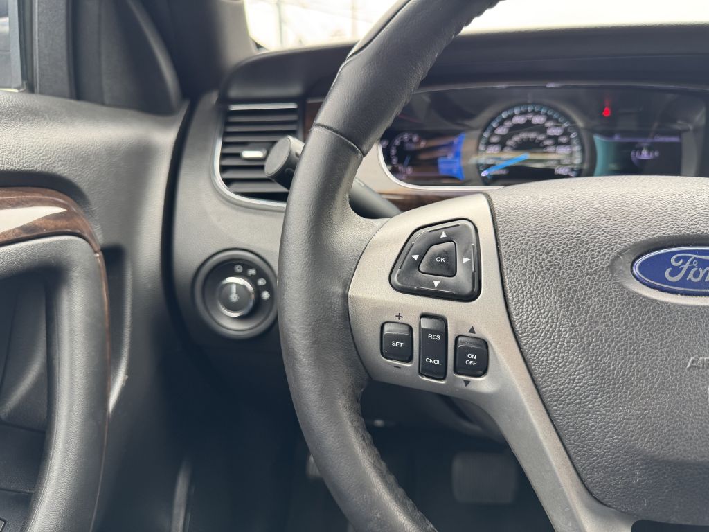 Photo 14 of this FORD TAURUS