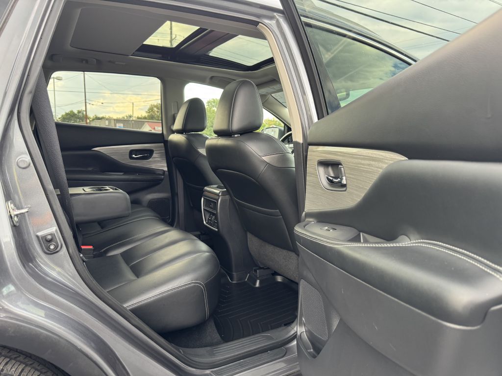 Photo 24 of this NISSAN MURANO