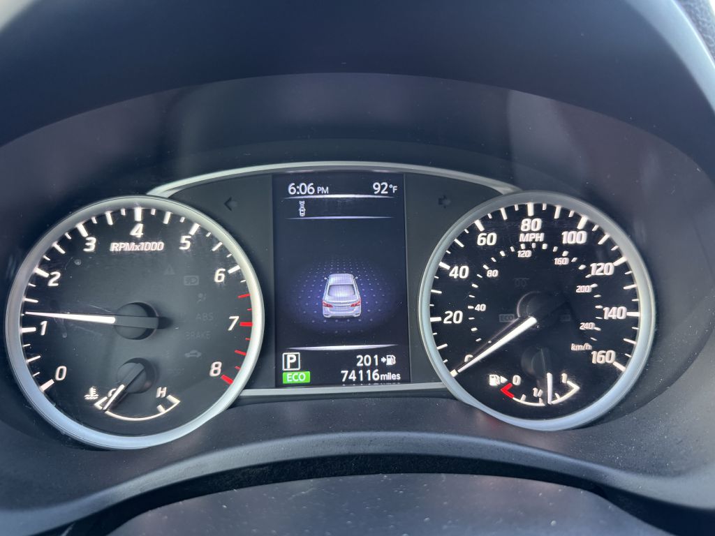 Photo 12 of this NISSAN SENTRA