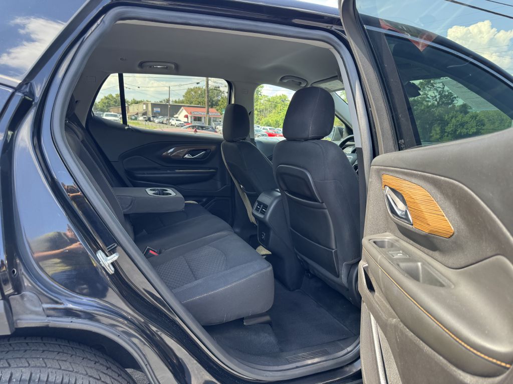 Photo 24 of this GMC TERRAIN