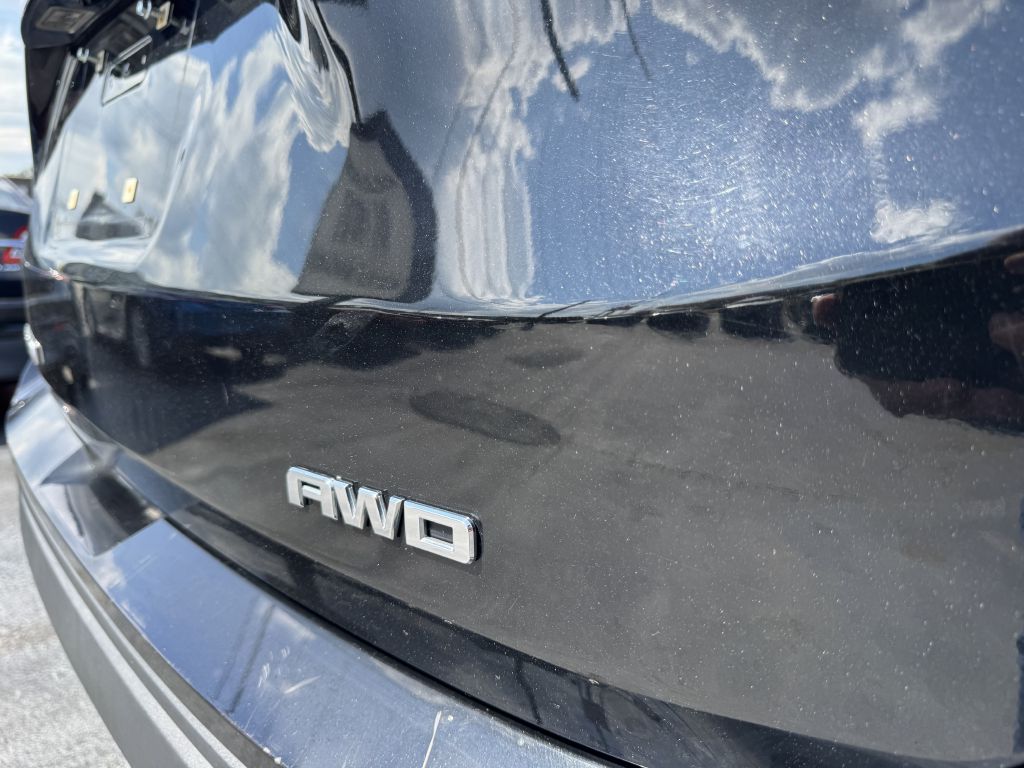 Photo 25 of this GMC TERRAIN