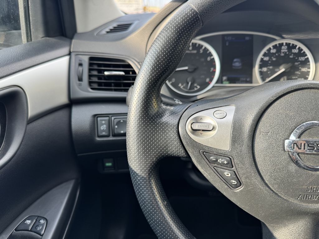 Photo 14 of this NISSAN SENTRA
