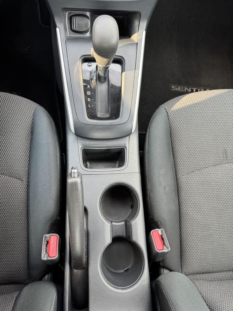 Photo 18 of this NISSAN SENTRA