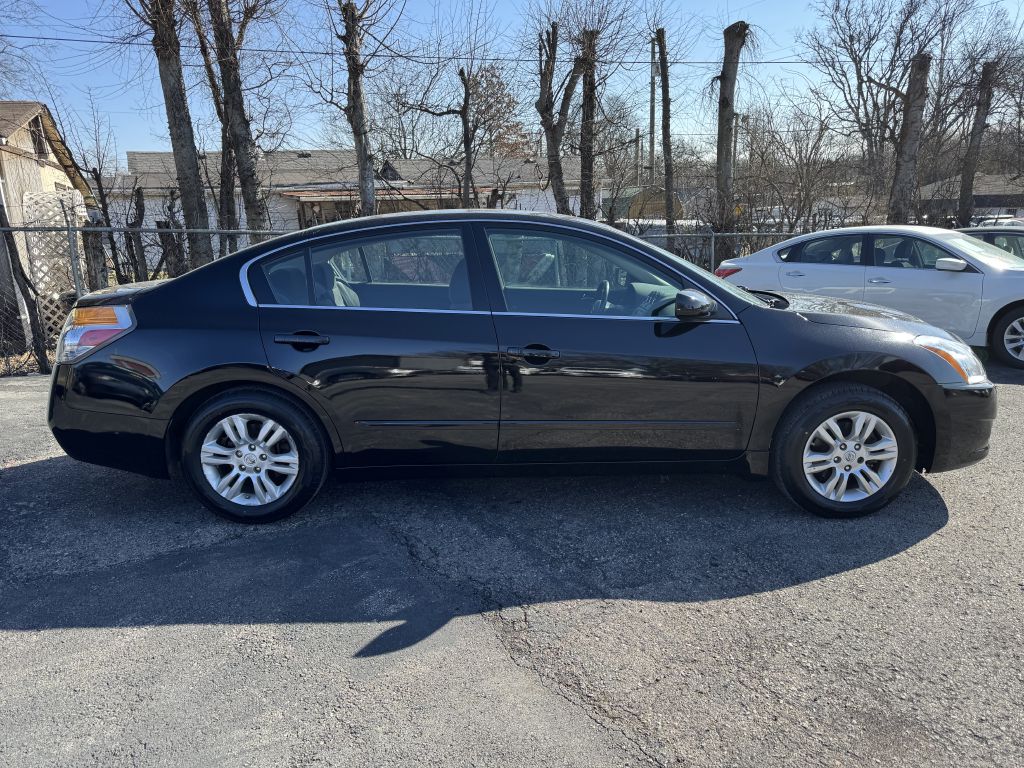 Photo 8 of this NISSAN ALTIMA