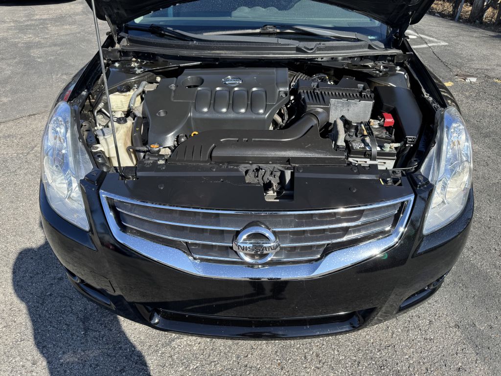 Photo 18 of this NISSAN ALTIMA