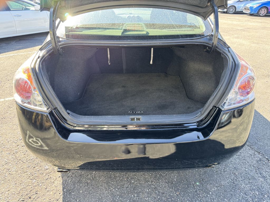 Photo 19 of this NISSAN ALTIMA