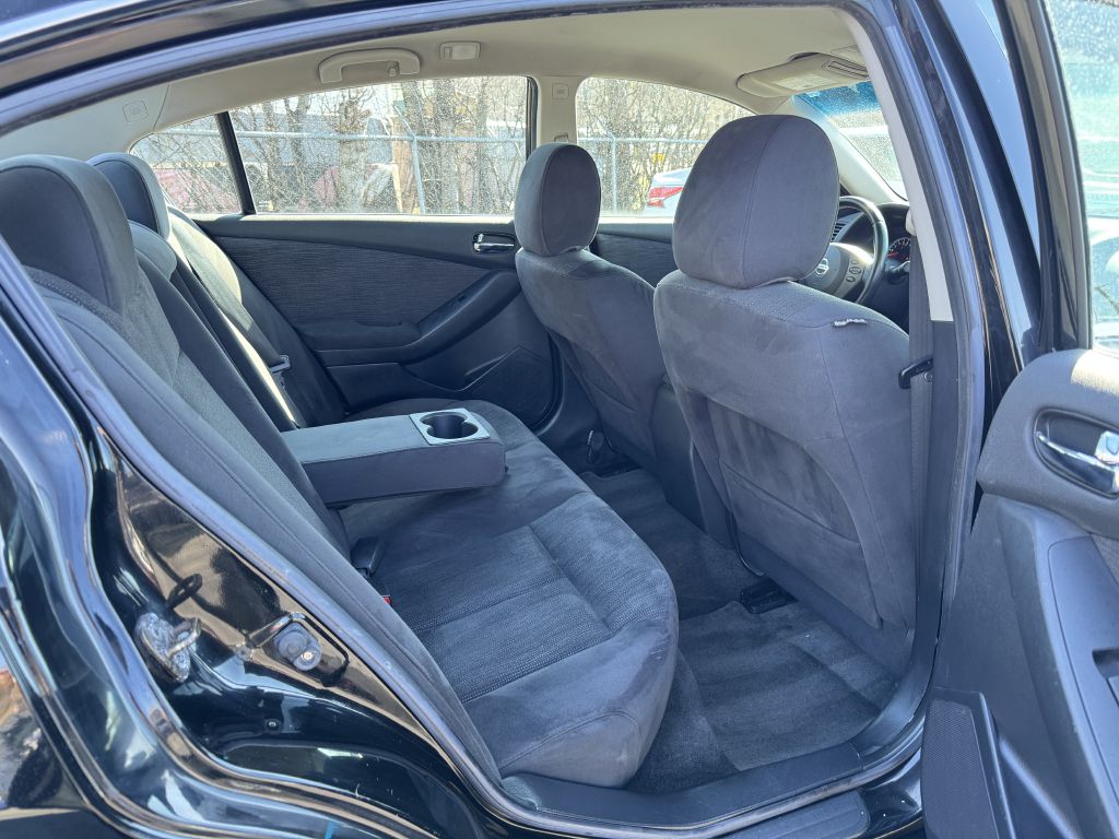 Photo 23 of this NISSAN ALTIMA