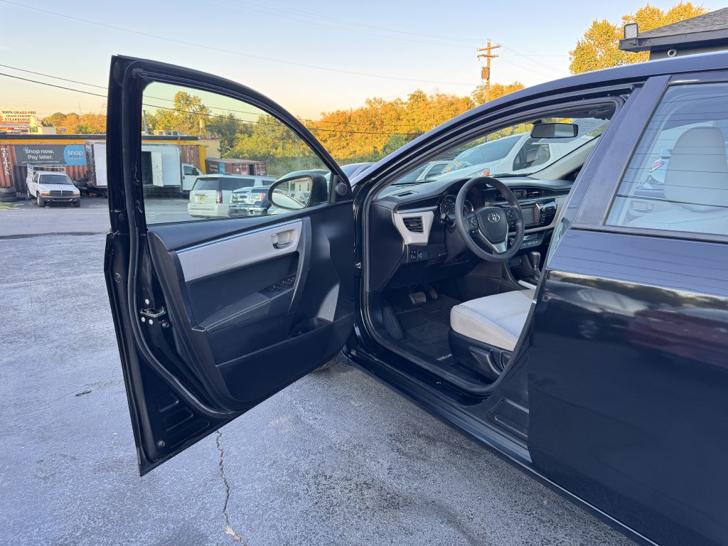 Photo 9 of this TOYOTA COROLLA