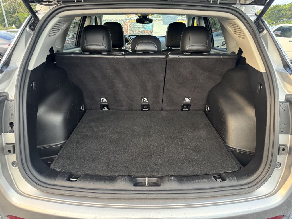 Photo 17 of this JEEP COMPASS