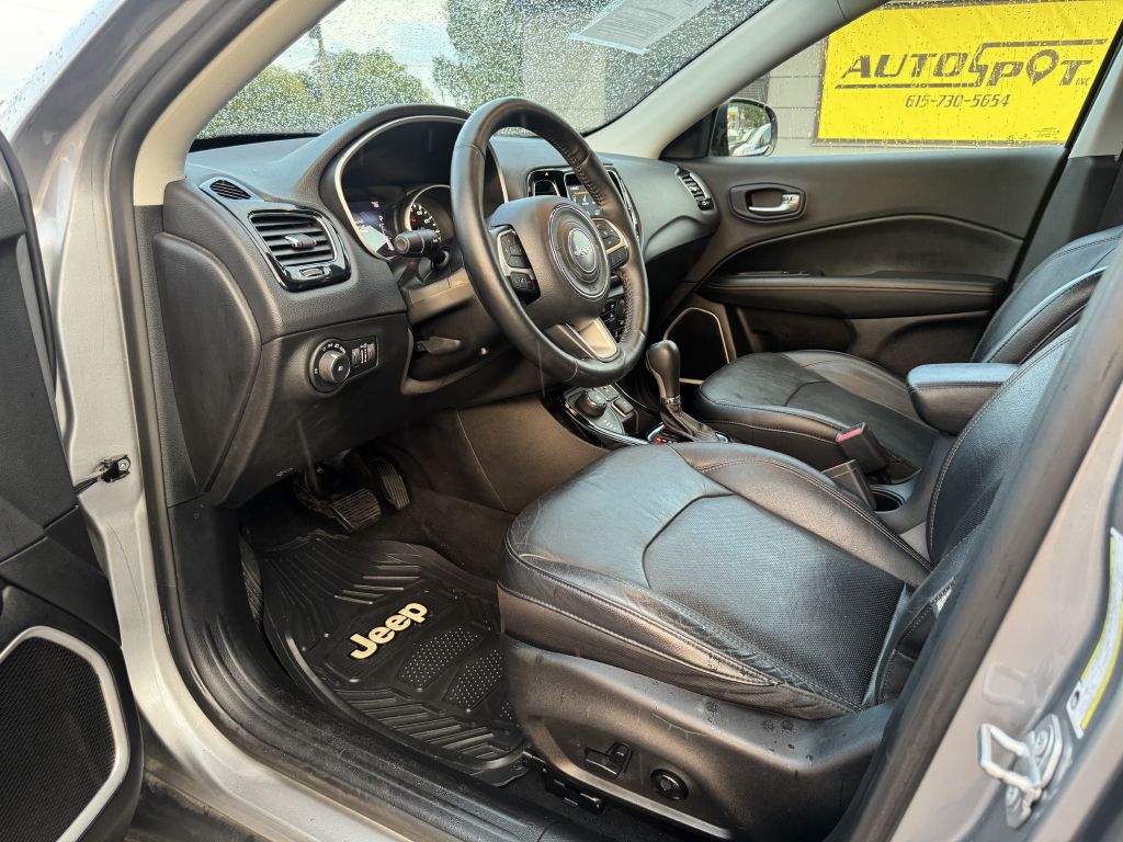Photo 19 of this JEEP COMPASS