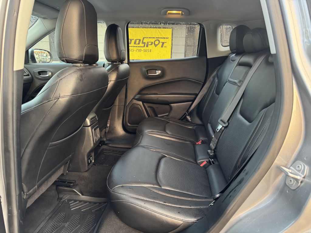 Photo 20 of this JEEP COMPASS