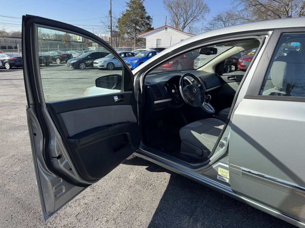 Photo 9 of this NISSAN SENTRA