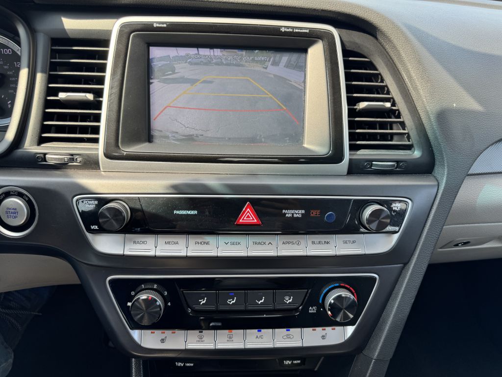 Photo 17 of this HYUNDAI SONATA