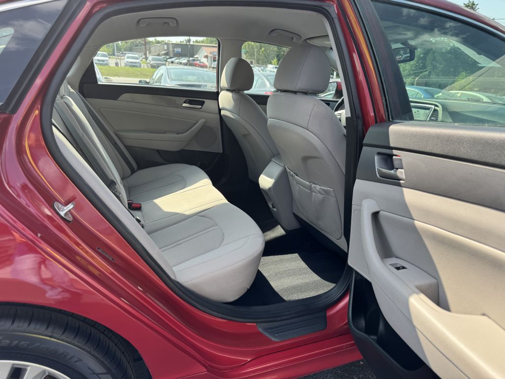 Photo 24 of this HYUNDAI SONATA