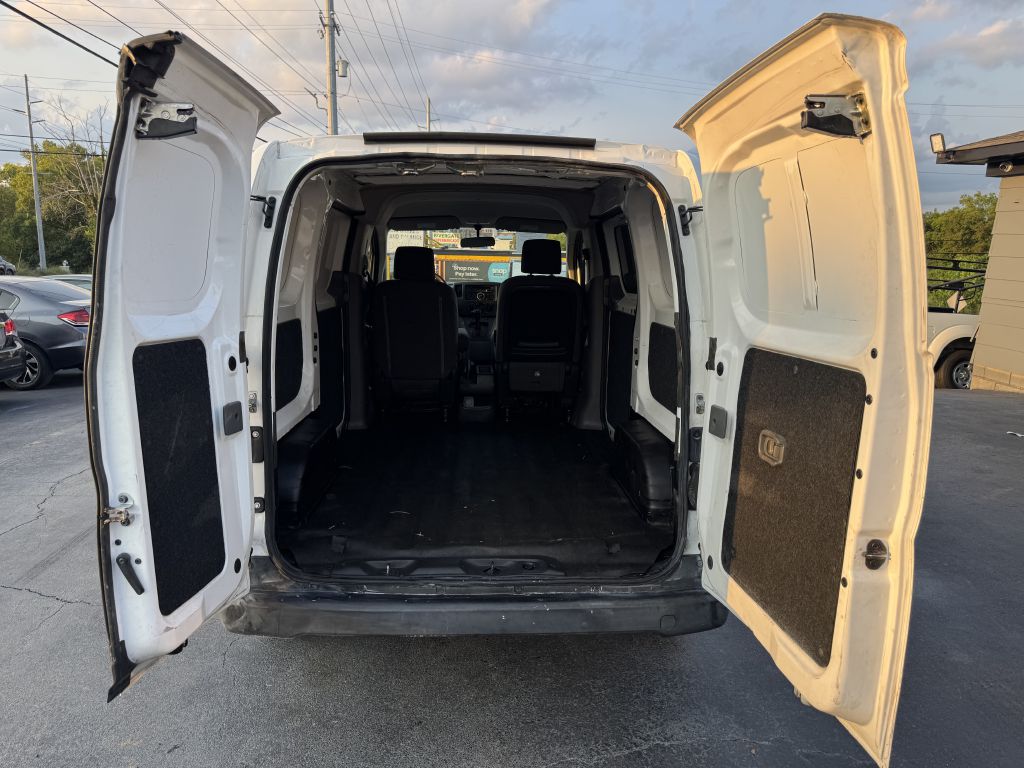 Photo 17 of this NISSAN NV200