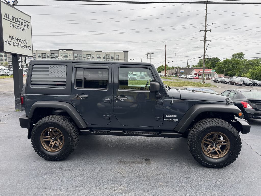 Photo 8 of this JEEP WRANGLER UNLIMI