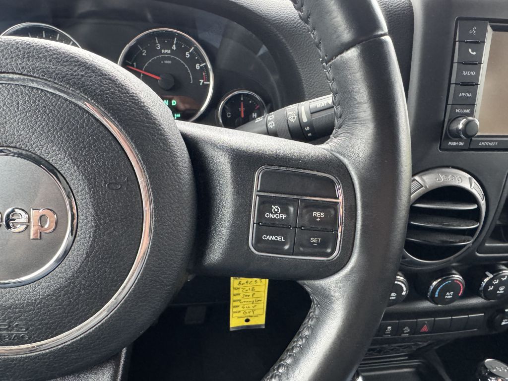 Photo 15 of this JEEP WRANGLER UNLIMI