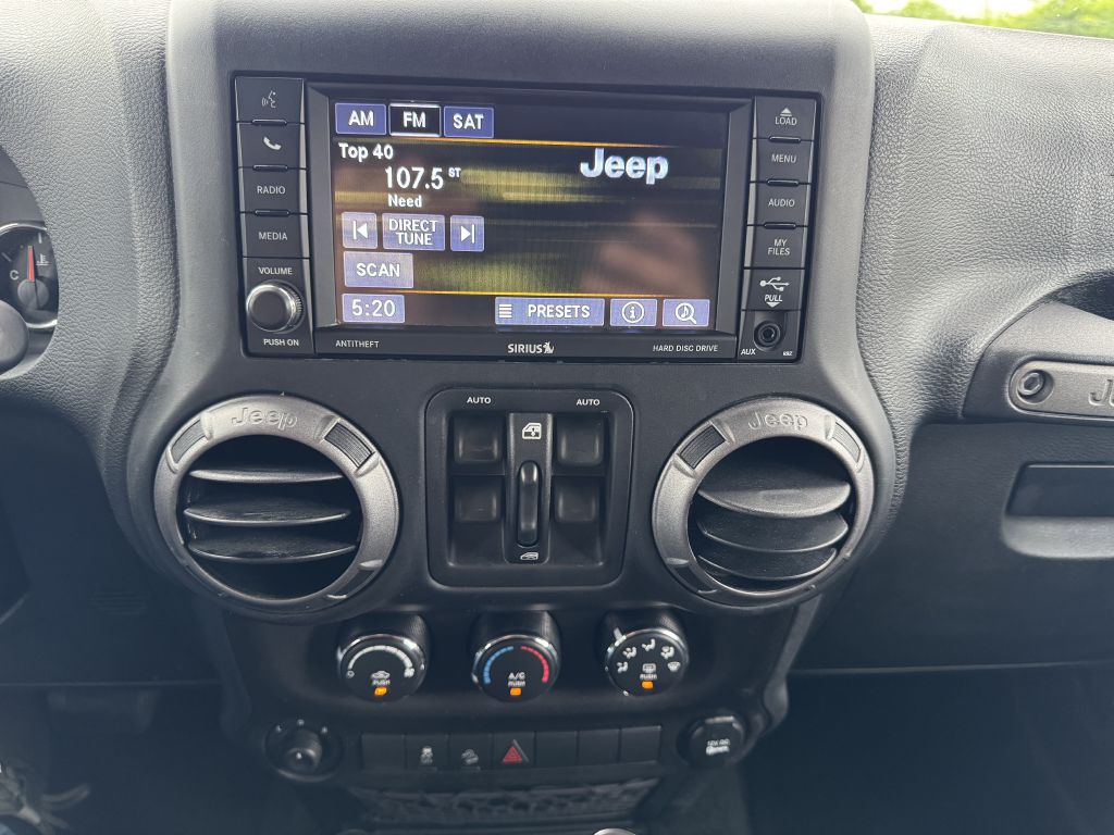 Photo 16 of this JEEP WRANGLER UNLIMI