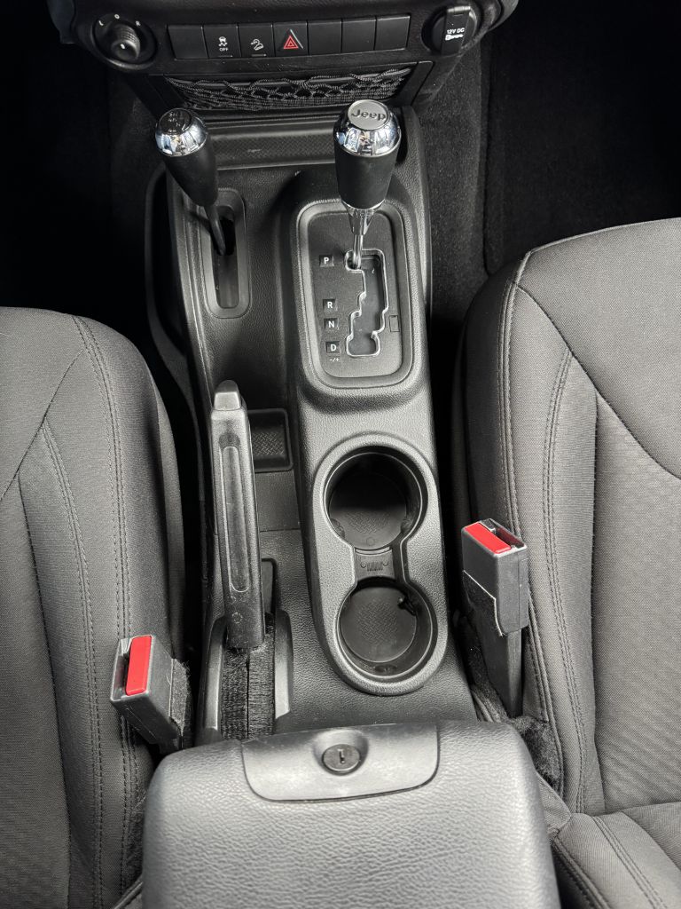 Photo 17 of this JEEP WRANGLER UNLIMI
