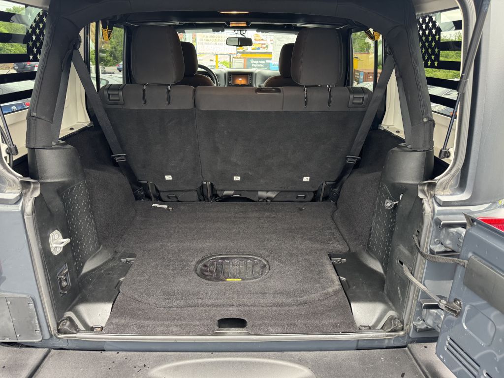 Photo 19 of this JEEP WRANGLER UNLIMI
