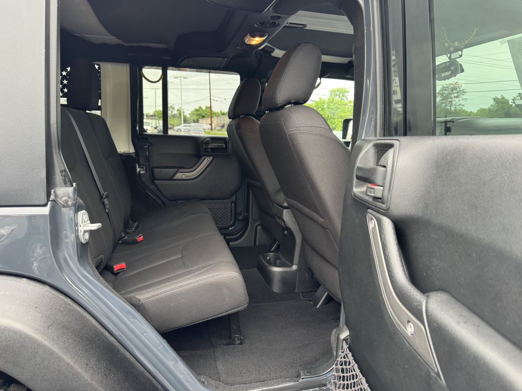 Photo 23 of this JEEP WRANGLER UNLIMI