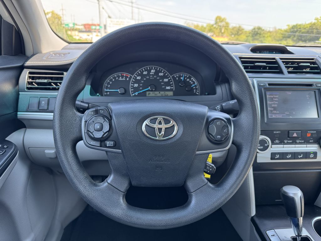 Photo 13 of this TOYOTA CAMRY