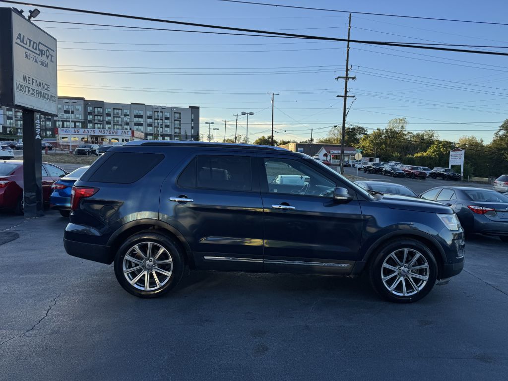 Photo 8 of this FORD EXPLORER
