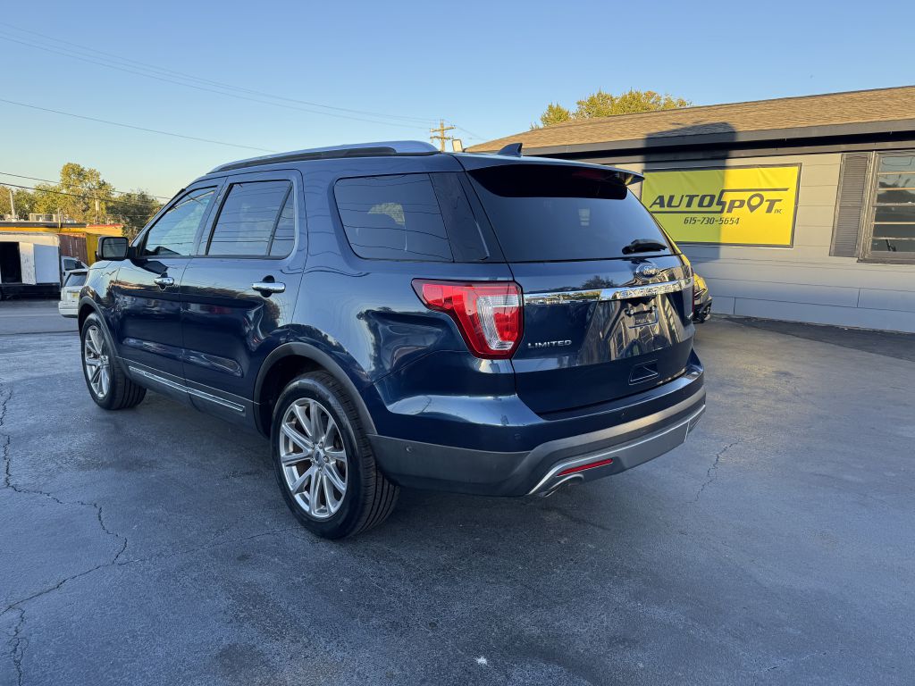 Photo 6 of this FORD EXPLORER