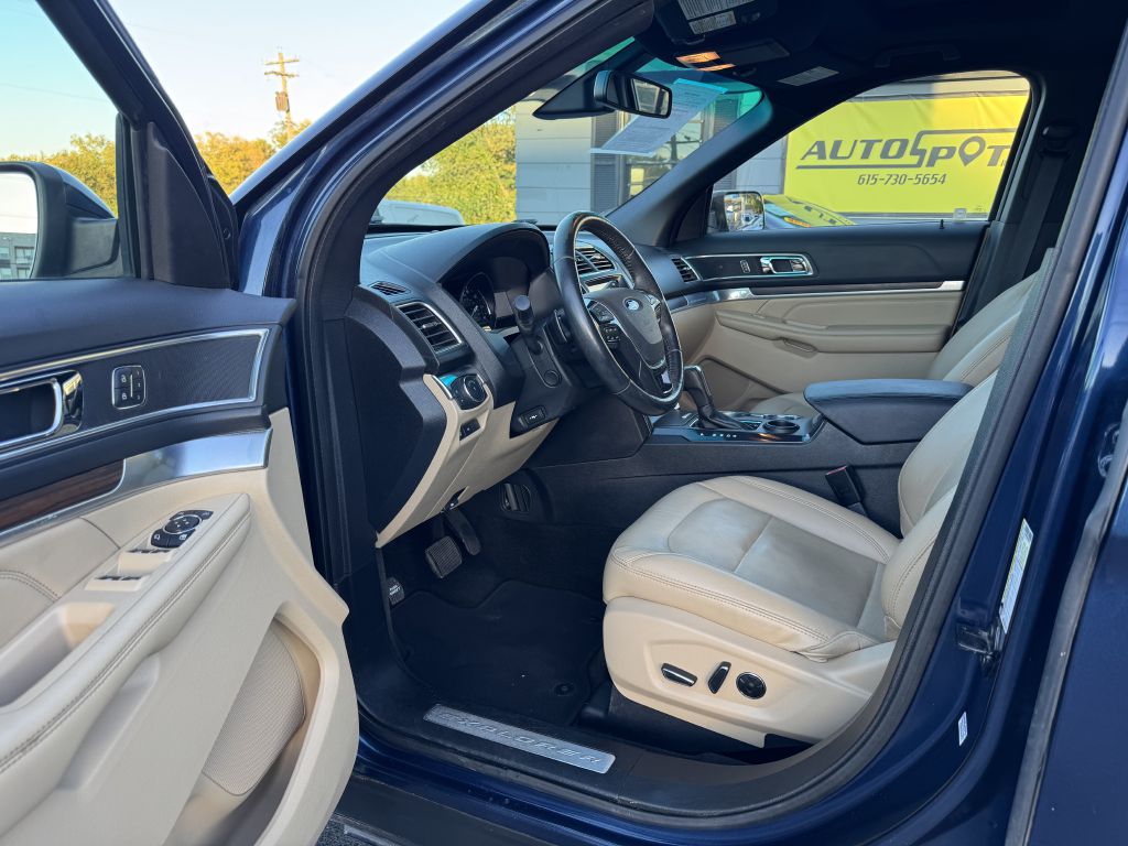 Photo 11 of this FORD EXPLORER
